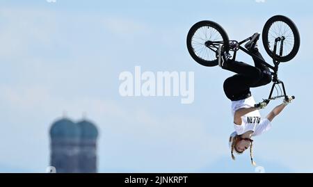 Munich, Allemagne. 12th août 2022. Championnats d'Europe, Championnat d'Europe, BMX, femmes, finale, Colline olympique. Kim Lea Müller, l'Allemagne, est en concurrence dans la finale. Credit: Angelika Warmuth/dpa/Alamy Live News Banque D'Images