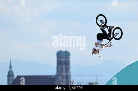 Munich, Allemagne. 12th août 2022. Championnats d'Europe, Championnat d'Europe, BMX, femmes, finale, Colline olympique. Kim Lea Müller, l'Allemagne, est en concurrence dans la finale. Credit: Angelika Warmuth/dpa/Alamy Live News Banque D'Images