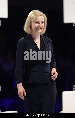 Cheltenham, Royaume-Uni. 12 août 2022. Liz Truss, député, à la direction du Parti conservateur, tenue au Centaur, à l'hippodrome de Cheltenham, à Gloucester Banque D'Images