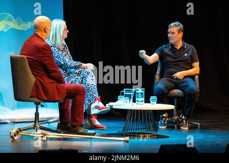 Édimbourg, Royaume-Uni. 12 août 2022 en photo : le leader syndical Sir Keir Starmer est interviewé par Iain Dale de LBC et l'ancienne secrétaire à la Maison du travail Jacqui Smith au Festival Fringe d'Édimbourg dans le cadre de la série d'entrevues All Talk du radiodiffuseur. Crédit : Rich Dyson/Alay Live News Banque D'Images