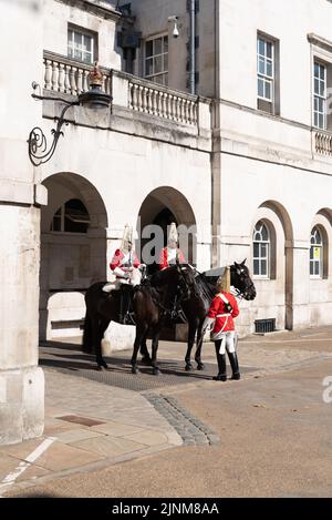 Life Guards, Cavalerie de famille, Horse Guards Parade, Whitehall, Londres, ROYAUME-UNI Banque D'Images