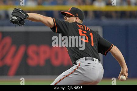 Saint-Pétersbourg, États-Unis. 12th août 2022. Baltimore Orioles starter Austin Voth s'oppose aux Tampa Bay Rays pendant le quatrième repas au Tropicana Field à Saint-Pétersbourg, Floride, le vendredi 12 août 2022. Photo de Steve Nesius/UPI crédit: UPI/Alamy Live News Banque D'Images