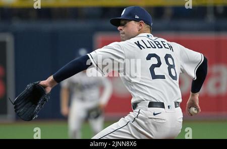 Saint-Pétersbourg, États-Unis. 12th août 2022. Les Tampa Bay Rays starter Corey Kluber s'oppose aux Baltimore Orioles lors du quatrième repas au Tropicana Field à Saint-Pétersbourg, en Floride, le vendredi 12 août 2022. Photo de Steve Nesius/UPI crédit: UPI/Alamy Live News Banque D'Images