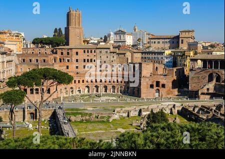 Vue de face Forum de César au Forum de l'empereur Trajan Forum de Trajan, Rome, Lazium, Italie Banque D'Images