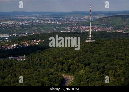 Vue depuis la tour de télévision de Stuttgart jusqu'à Fernmeldeturm, Fellbach, Waiblingen, forêt souabe, Waldau, Stuttgart, Bade-Wurtemberg, Allemagne Banque D'Images