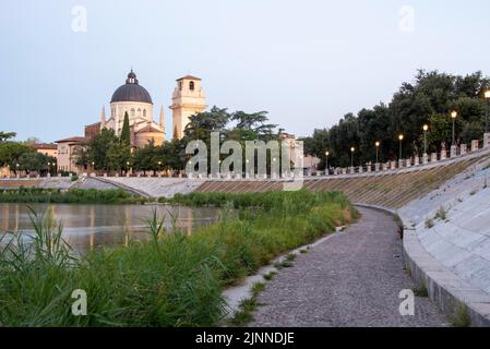 Santuario della Madonna di Lourdes, Sanctuaire de notre-Dame de Lourdes, Vérone, Vénétie, Italie Banque D'Images