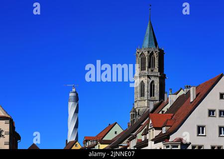 Tour d'essai pour les ascenseurs à Rottweil sous un ciel bleu sans nuages. Rottweil, Fribourg, Bade-Wurtemberg, Allemagne Banque D'Images