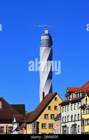 Tour d'essai pour les ascenseurs à Rottweil sous un ciel bleu sans nuages. Rottweil, Fribourg, Bade-Wurtemberg, Allemagne Banque D'Images