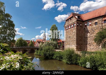 Château de Wenzel, Rivière Pegnitz, Johanniskirche à l'arrière, Lauf an der Pegnitz, moyenne-Franconie, Franconie, Bavière, Allemagne Banque D'Images