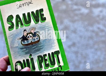 Marseille, France. 13th août 2022. Vue d'un livre du caricaturiste Jean-Jacques Sempé. Le caricaturiste français Jean-Jacques Sempé meurt sur 11 août 2022 à Draguignan, en France. Crédit : SOPA Images Limited/Alamy Live News Banque D'Images