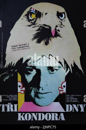 Affiche tchèque pour ROBERT REDFORD et FAYE DUNAWAY dans TROIS JOURS DU CONDOR 1975 réalisateur SYDNEY POLLACK roman James Grady musique Dave Grusin Wildwood Enterprises / Dino de Laurentiis Company Banque D'Images