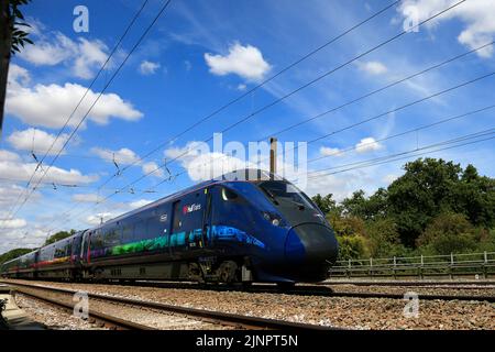 Hull trains 802301 Paragon train, East Coast main Line Railway; Peterborough, Cambridgeshire, Angleterre Banque D'Images