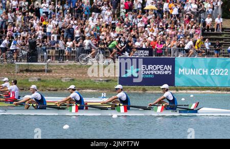 Munich, Allemagne. 13th août 2022. Championnats d'Europe, Championnat d'Europe, aviron, double quatre, hommes, Finale, à la régate olympique Oberschleißheim. L'équipe italienne (Nicolo Carucci, Andrea Panizza, Luca Chiumento, Giacomo Gentili) en action. Credit: Sven Hoppe/dpa/Alay Live News Banque D'Images