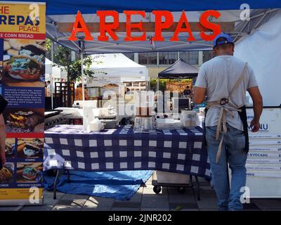 Scènes du marché agricole de Lansdowne place. La nourriture de l'Arepas. Ottawa, ON, Canada. Banque D'Images