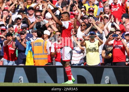 Stade Emirates, Londres, Royaume-Uni. 13th août 2022. Première ligue de football, Arsenal versus Leicester City ; Gabriel Jesus of Arsenal fête après avoir obtenu 1-0 points dans le crédit de 23rd minutes : action plus Sports/Alay Live News Banque D'Images