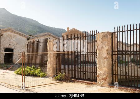 Vues panoramiques de la Stabilimento Fiorio (ancienne usine de thonidés), dans l'île de Favignana, province de Trapani, Italie. Banque D'Images