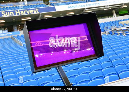 Brighton, Royaume-Uni. 13th août 2022. LE VAR est prêt pour le match de la Premier League entre Brighton & Hove Albion et Newcastle United à l'Amex on 13 août 2022 à Brighton, en Angleterre. (Photo de Jeff Mood/phcimages.com) Credit: PHC Images/Alamy Live News Banque D'Images