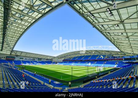 Brighton, Royaume-Uni. 13th août 2022. Le stade Amex avant le match de la Premier League entre Brighton & Hove Albion et Newcastle s'est Uni à l'Amex on 13 août 2022 à Brighton, en Angleterre. (Photo de Jeff Mood/phcimages.com) Credit: PHC Images/Alamy Live News Banque D'Images