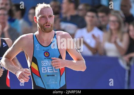 Le Noah Servais belge photographié en action lors des championnats européens de triathlon masculin Munich 2022, à Munich, en Allemagne, le samedi 13 août 2022. La deuxième édition des Championnats d'Europe a lieu du 11 au 22 août et comporte neuf sports. BELGA PHOTO ERIC LALMAND Banque D'Images