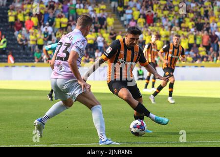 Ozan Tufan #7 de Hull City en action pendant le match Banque D'Images