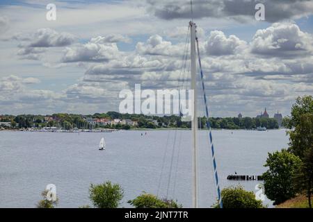 Rostock, Allemagne. 14th juillet 2022. Vue sur Rostock. Rostock, 14 juillet 2022 Credit: dpa/Alay Live News Banque D'Images