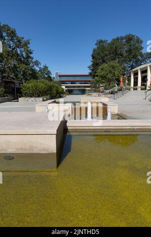 Fontaine sur le campus de Claremont McKenna College Banque D'Images