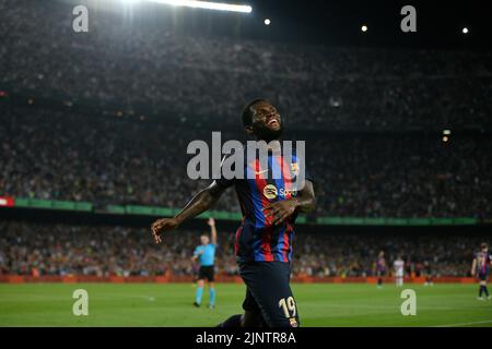 Barcelone,Espagne.13 août,2022. FC Barcelona v Rayo Vallecano Franck Kessié (19) du FC Barcelone réagit lors du match entre le FC Barcelone et Rayo Vallecano correspondant au premier jour de la Liga Santander au stade Spotify Camp Nou à Barcelone, en Espagne. Banque D'Images