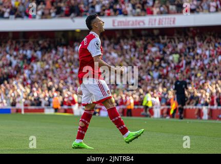 Londres, Royaume-Uni. 14th août 2022. Gabriel Martinelli d'Arsenal célèbre après avoir obtenu le quatrième but lors du match de la Premier League anglaise entre Arsenal et Leicester City à Londres, en Grande-Bretagne, le 13 août 2022. Arsenal a remporté 4-2. Credit: Xinhua/Alay Live News Banque D'Images