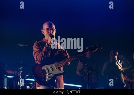 Newquay, Cornwall, Royaume-Uni. 13th août 2022. Bombay Bicycle Club qui se déroule sur la scène principale au Boardmasters Festival 2022. Crédit : Sam Hardwick/Alamy. Banque D'Images