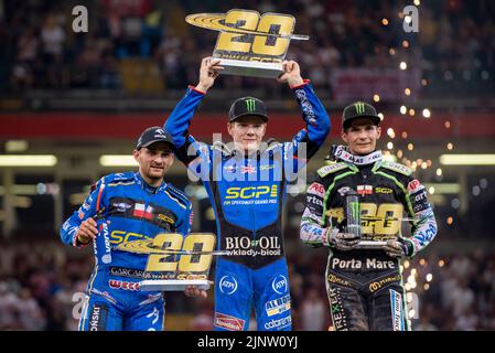 DaN Bewley du Royaume-Uni, Bartosz Zmarzlik de Pologne et Patryk Dudek de Pologne sur le podium lors du Grand Prix de Grande-Bretagne du circuit FIM au stade de la Principauté de Cardiff, pays de Galles, Royaume-Uni sur 13 août 2022 (photo par Andrew SURMA/ Credit: SIPA USA/Alay Live News Banque D'Images
