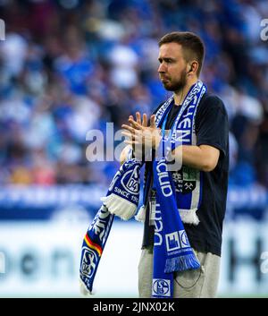 Gebärdendolmetscher übersetzt Stadionsprcher interprète de langue des signes traduit le stade annonceur FC Schalke 04 - Borussia Mönchengladbach 13.08.20 Banque D'Images