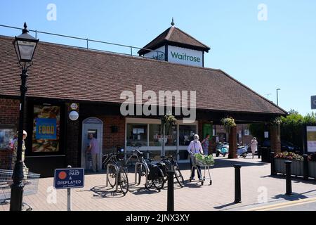 vue extérieure du supermarché waitrose, farnham, surrey, royaume-uni août 2022 Banque D'Images