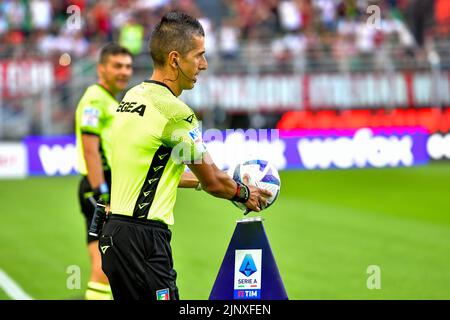 Milan, Italie. 13th août 2022. Arbitre Livio Marinelli vu dans la série Un match entre AC Milan et Udinese à San Siro à Milan. (Crédit photo : Gonzales photo/Alamy Live News Banque D'Images