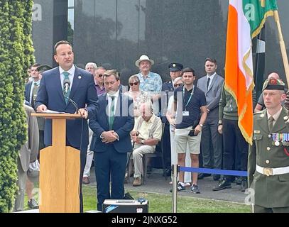 Tanaiste Leo Varadkar prend la parole lors de la commémoration en 100th du révolutionnaire irlandais Michael Collins et de l'ancien ministre Arthur Griffith au cimetière Glasnevin de Dublin. Date de la photo: Dimanche 14 août 2022. Banque D'Images