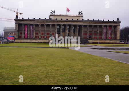 Berlin, Allemagne : le musée Altes (ancien musée) sur l'île des musées, en centre-ville Banque D'Images