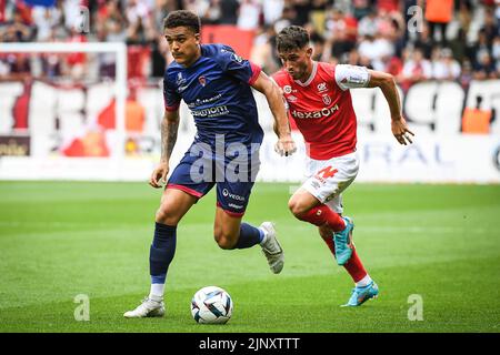 Reims, France, France. 14th août 2022. Neto BORGES de Clermont et Maxime BUSI de Reims pendant le match de la Ligue 1 entre le Stade de Reims et Clermont foot 63 au stade Auguste Delaune sur 14 août 2022 à Reims, France. (Image de crédit : © Matthieu Mirville/ZUMA Press Wire) Banque D'Images