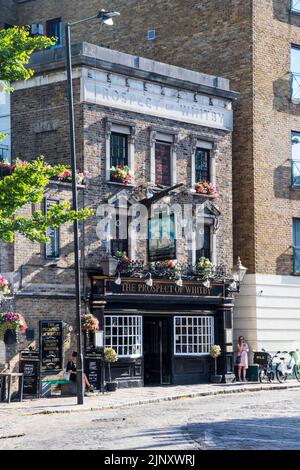 The Prospect of Whitby, pub historique au bord de la rivière à Wapping, Londres. Banque D'Images