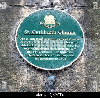 Plaque du patrimoine vert à l'église St Cuthbert, King Street, Thetford, Norfolk, Angleterre, ROYAUME-UNI Banque D'Images