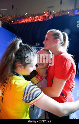 La gymnaste belge Lisa Vaelen célèbre lors de la finale de la voûte féminine à la finale de l'appareil féminin des Championnats d'Europe de gymnastique artistique Munich 2022, à Munich, en Allemagne, le dimanche 14 août 2022. La deuxième édition des Championnats d'Europe a lieu du 11 au 22 août et comporte neuf sports. BELGA PHOTO ERIC LALMAND Banque D'Images