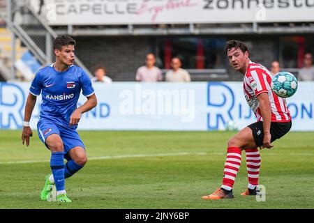 ROTTERDAM - Milos Kerkez d'AZ Alkmaar marque le 2-3 lors du match néerlandais Eredivisie entre Sparta Rotterdam et AZ Alkmaar au Sparta Stadium Het Kasteel sur 14 août 2022 à Rotterdam, pays-Bas. ANP ED DU POL Banque D'Images