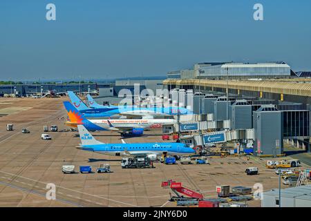 Aéroport de Manchester terminal 2 avec nouvelle extension.2022. Banque D'Images