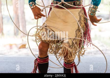 Clayson Benally hoop dancer au Navajo Festival annuel des arts et de la culture 70th à Flagstaff, Arizona, États-Unis. Banque D'Images