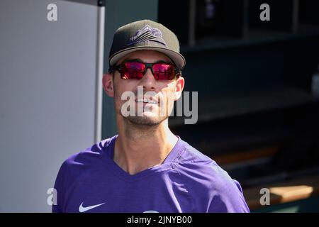 13 août 2022: Randal Grichuk (15), le batteur du centre du Colorado, pendant la pratique de la batte avec les diamants de l'Arizona et les Rocheuses du Colorado, qui se sont tenus à Coors Field, à Denver Co. David Seelig/Cal Sport Medi Banque D'Images