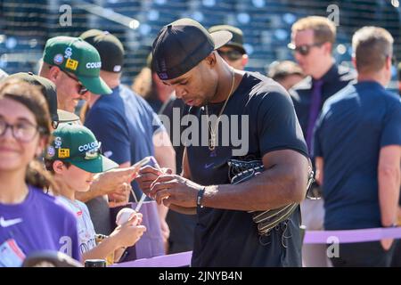 13 août 2022 : Wynton Bernard, le péroné du centre du Colorado (36) pendant la pratique de la batte avec les diamants de l'Arizona et les Rocheuses du Colorado, qui se sont tenus à Coors Field, à Denver Co. David Seelig/Cal Sport Medi Banque D'Images