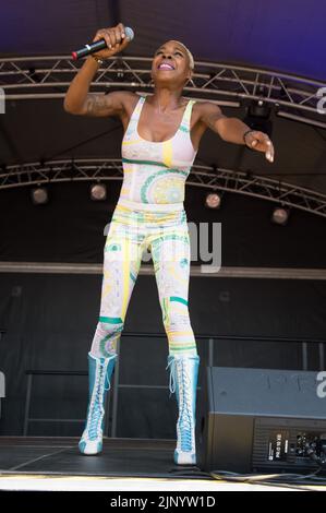 Chester, Royaume-Uni. 13th août 2022. Sonique, artistes pour Chester Pride 10th Anniversary (Terry Scott/SPP) Credit: SPP Sport Press photo. /Alamy Live News Banque D'Images