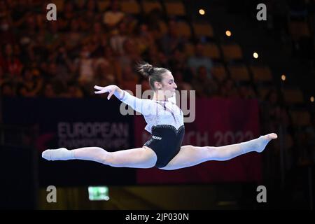 Munich, Allemagne. 14th août 2022. Olympiahalle, Munich, Allemagne, 14 août 2022, Angela Andreoli (ITA) plancher pendant les Championnats européens de gymnastique artistique des femmes - finales individuelles des femmes juniors et seniors - Gym crédit: Live Media Publishing Group/Alay Live News Banque D'Images