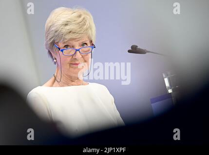 Berlin, Allemagne. 15th août 2022. Friede Springer, actionnaire principal, prend la parole lors d'une réception pour les invités de son anniversaire de 80th. Credit: Britta Pedersen/dpa/Alay Live News Banque D'Images