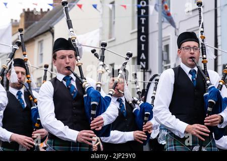 Antrim, 12th juillet 2022, Royaume-Uni. Collier de tuyau accompagnant Orange Order Lodge lors de la douzième démonstration annuelle. Banque D'Images