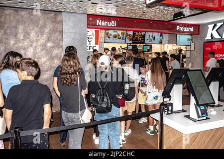 Le premier restaurant KFC à Sarajevo a ouvert ses portes aujourd'hui Banque D'Images