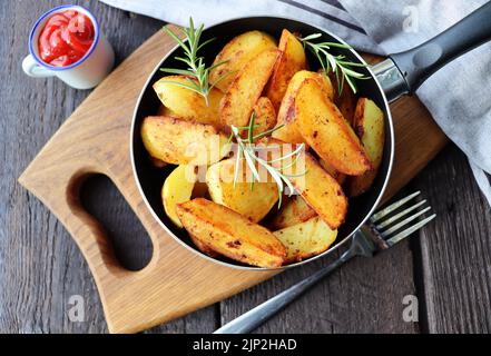 pommes de terre frites, patatas bravas Banque D'Images